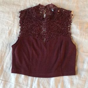 Lace sleeveless crop top